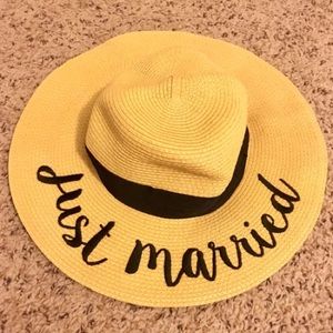 “Just Married” beach hat